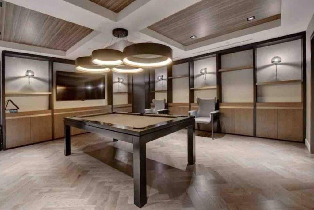 Mind Blowing City View - 2 Beds - Pool & Spa - Downtown Montréal Exterior foto